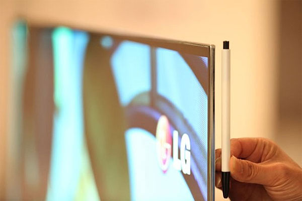 LG's 55-inch OLED - CES 2012